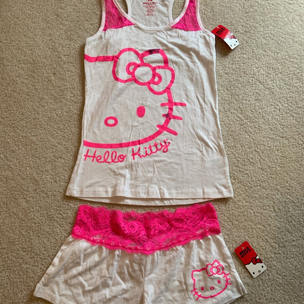 Hello kitty loungewear shorts top Medium